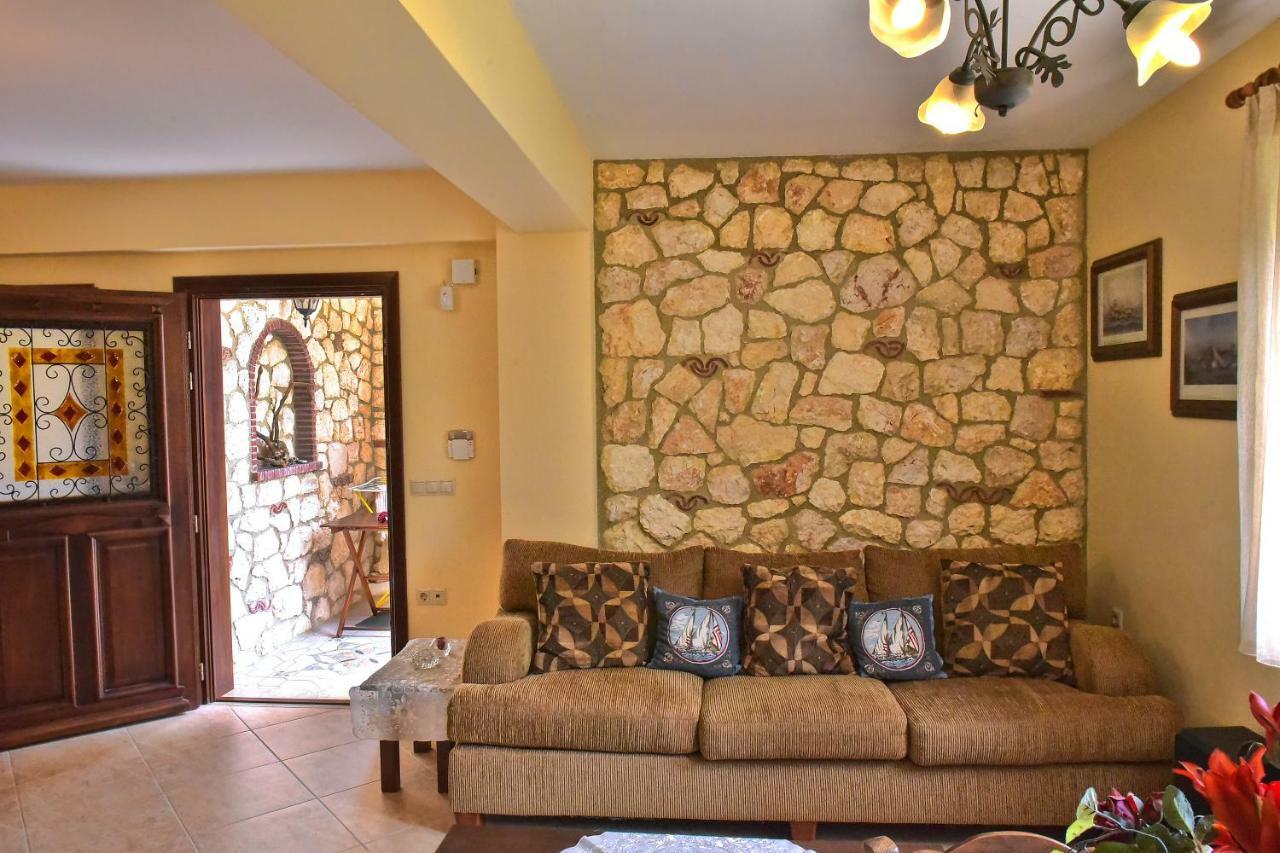פסאקודיה Captain'S Villa Appartments מראה חיצוני תמונה